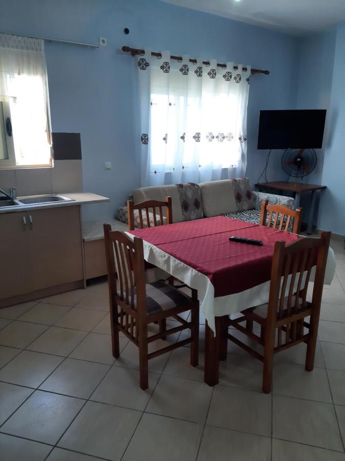 Rock Star-Pllakat Bed & Breakfast Sarande Exterior photo