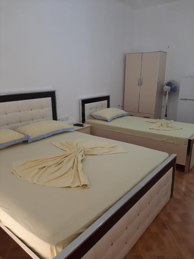 Rock Star-Pllakat Bed & Breakfast Sarande Exterior photo