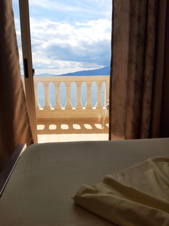 Rock Star-Pllakat Bed & Breakfast Sarande Exterior photo