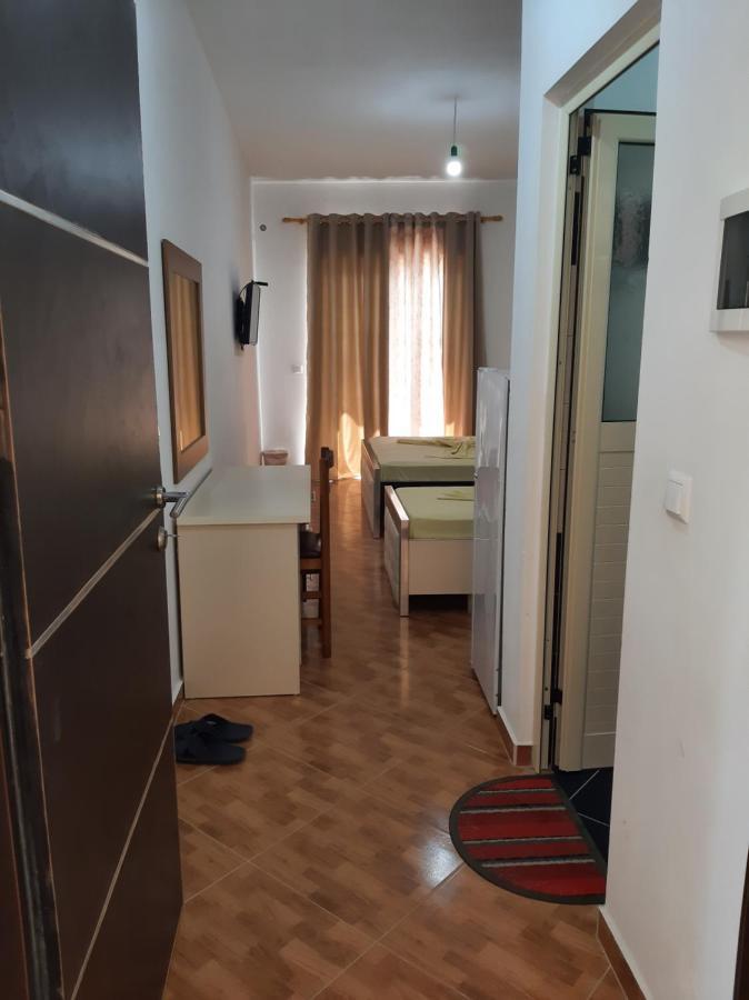 Rock Star-Pllakat Bed & Breakfast Sarande Exterior photo