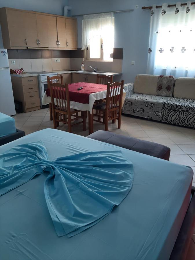 Rock Star-Pllakat Bed & Breakfast Sarande Exterior photo