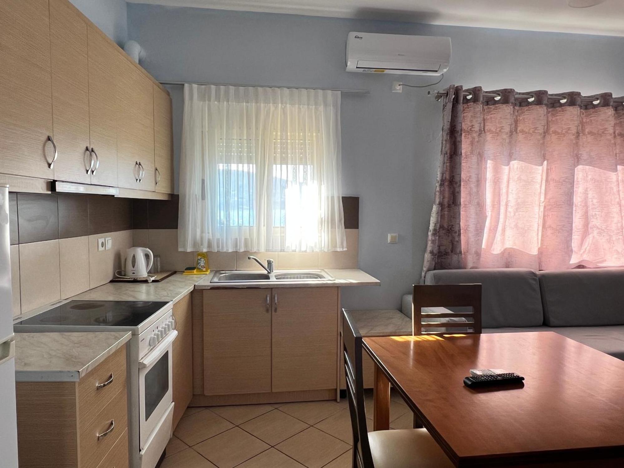 Rock Star-Pllakat Bed & Breakfast Sarande Exterior photo